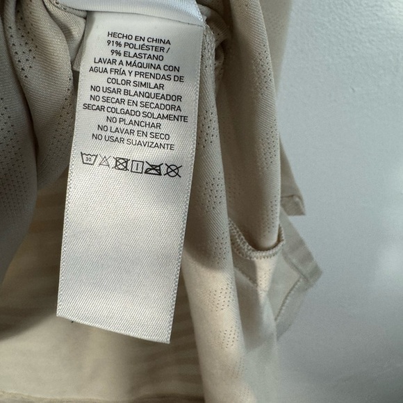 XXL Rhone Swift Tee 2.0
Featherweight layer for optimal training. - Picture 6 of 10